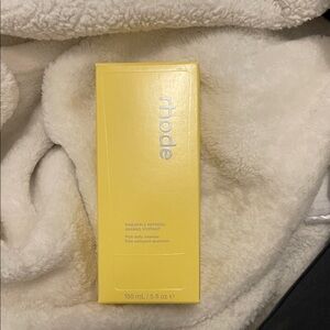 RHODE Pineapple Refresh Cleanser in Yellow